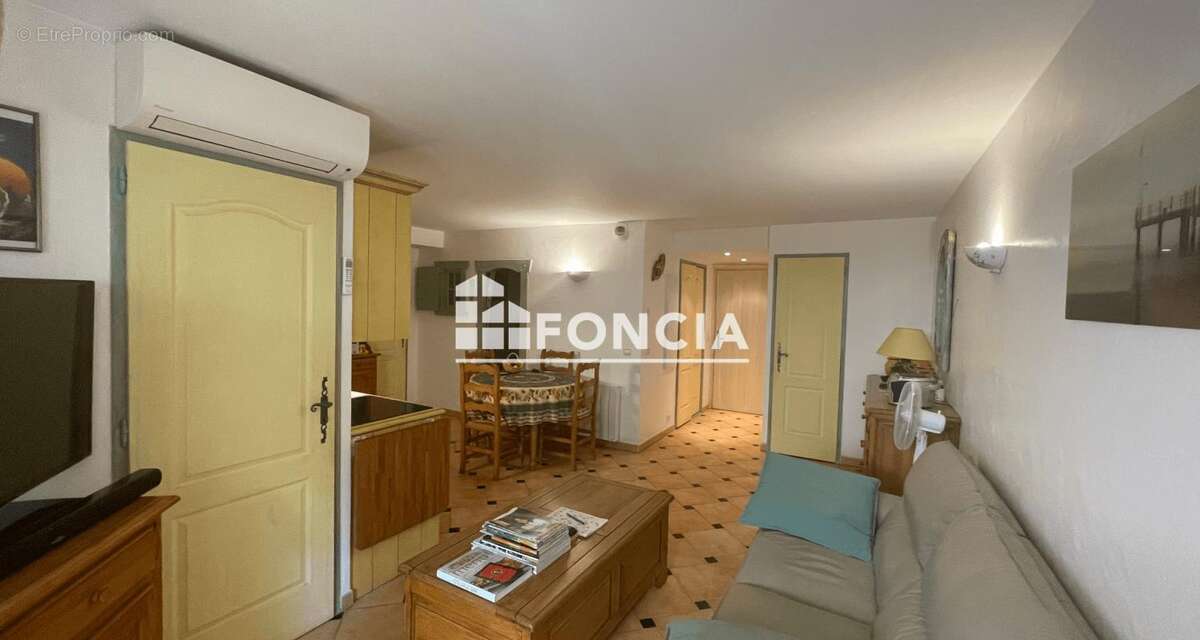 Appartement à LA CROIX-VALMER