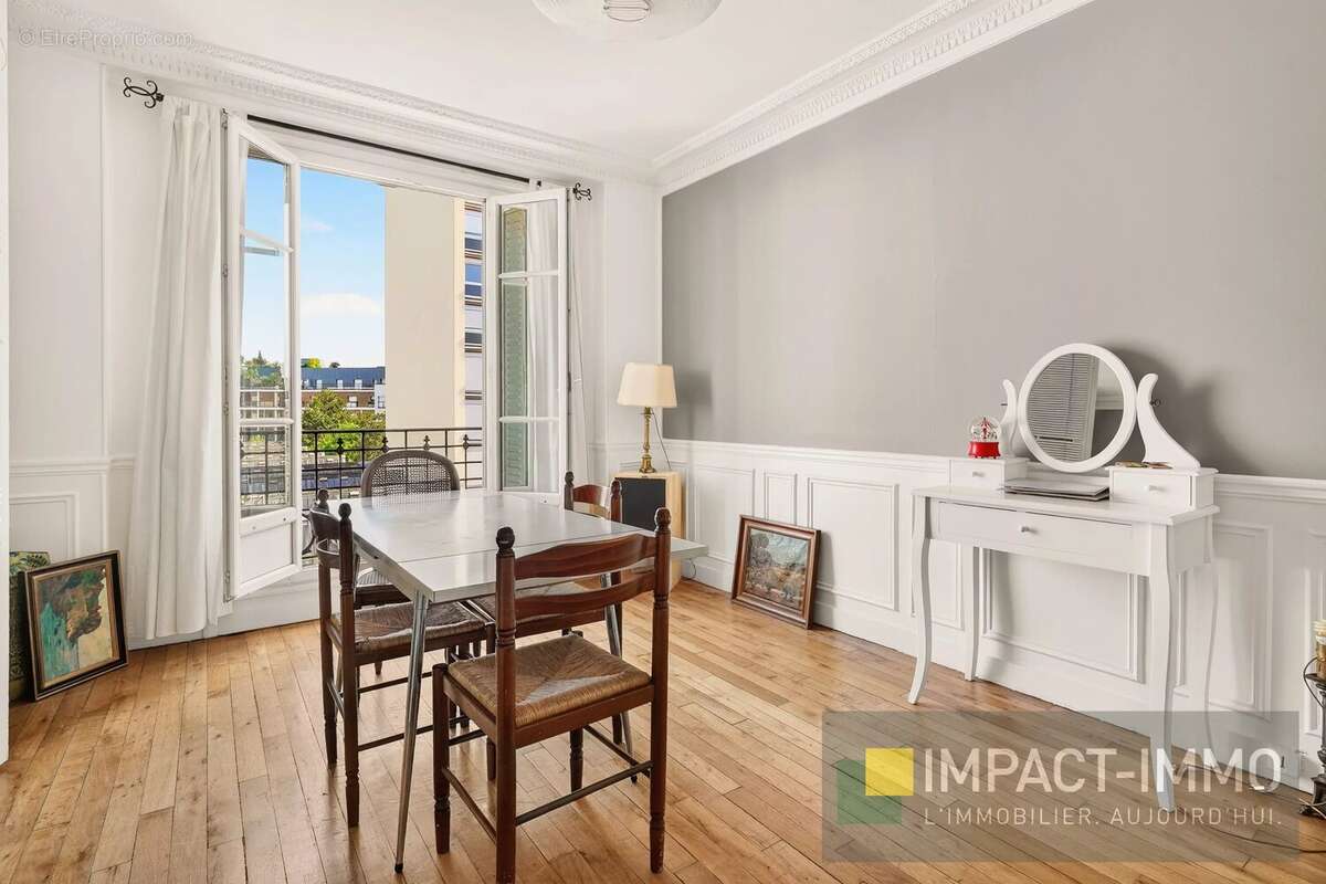 Appartement à COURBEVOIE