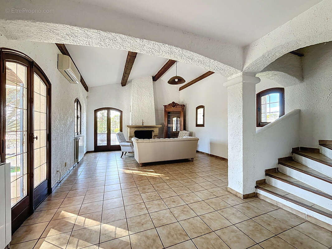 Maison à PUGET-SUR-ARGENS