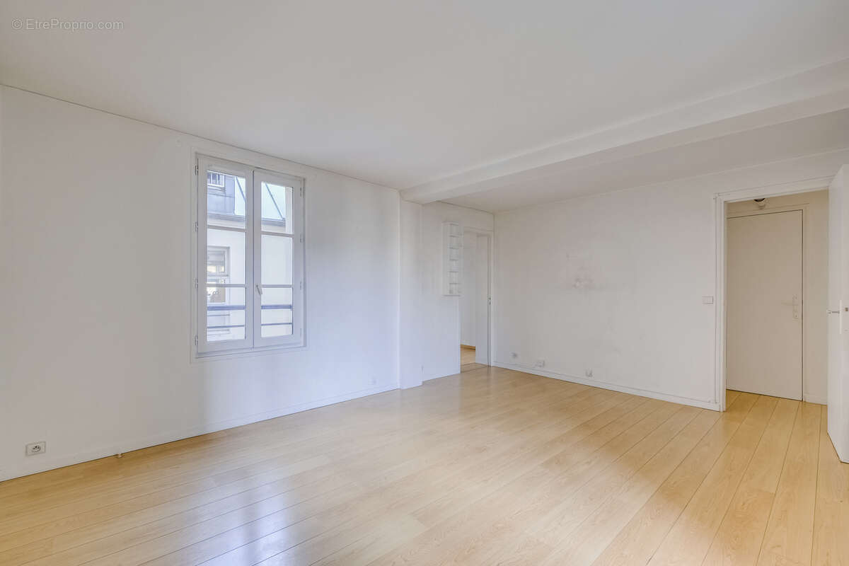 Appartement à PARIS-3E