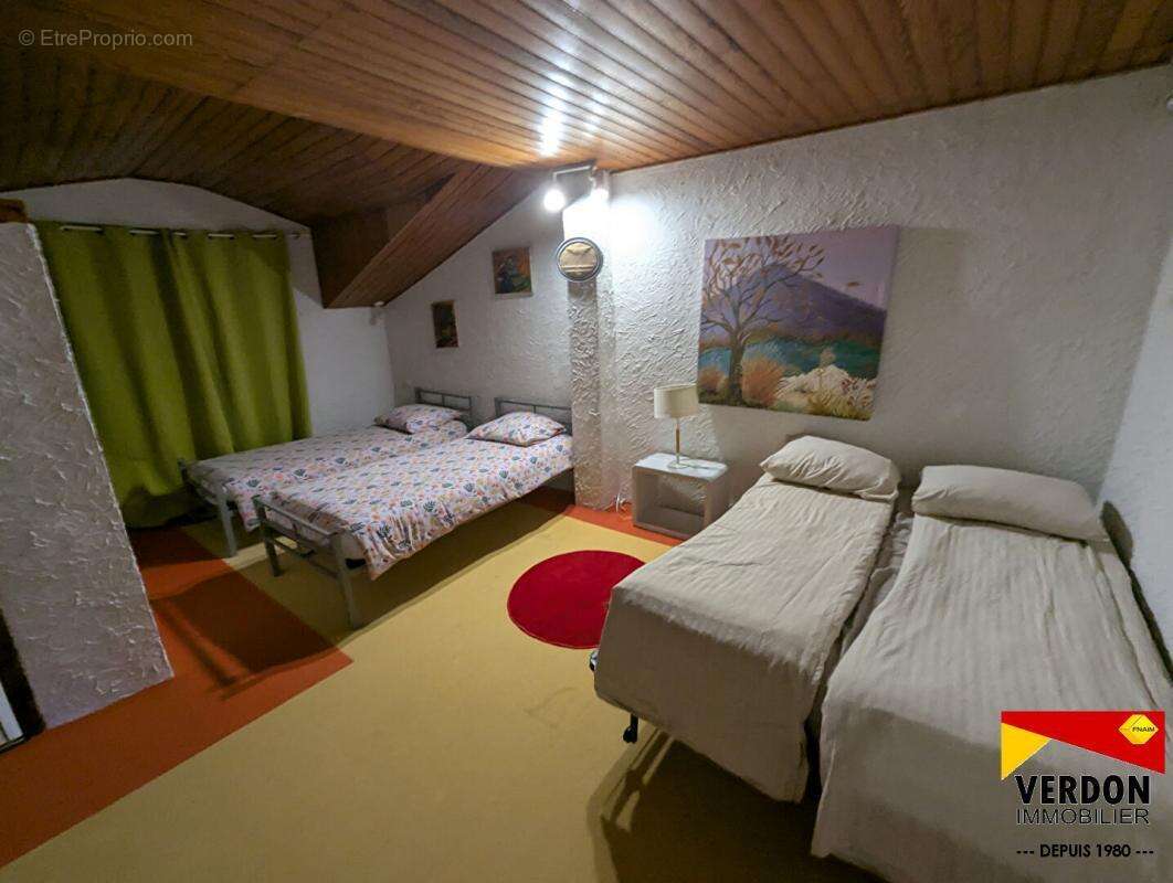 Maison à SAINT-JULIEN-DU-VERDON