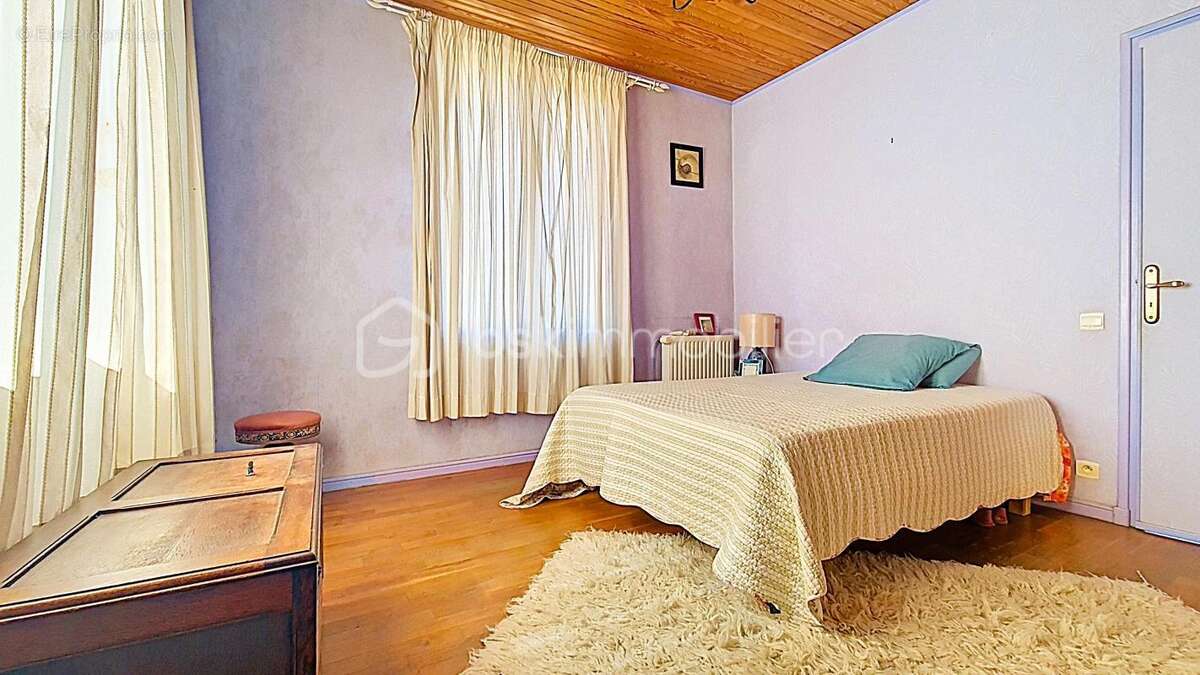 Maison 4 faces avec vue sur le Canigou – 1760 m² de terrain, piscine, garage, dépendance, panneaux solaires - photo 12