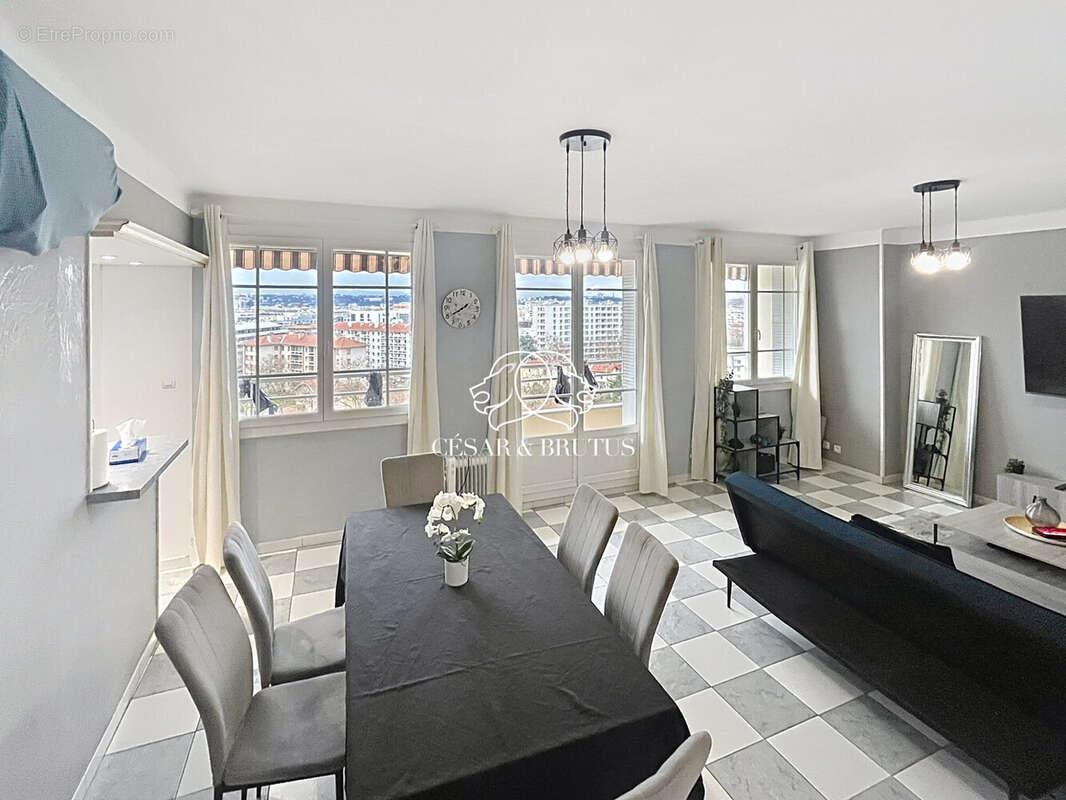 Appartement à LYON-8E