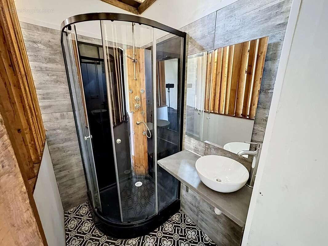 Appartement à MARSEILLE-5E