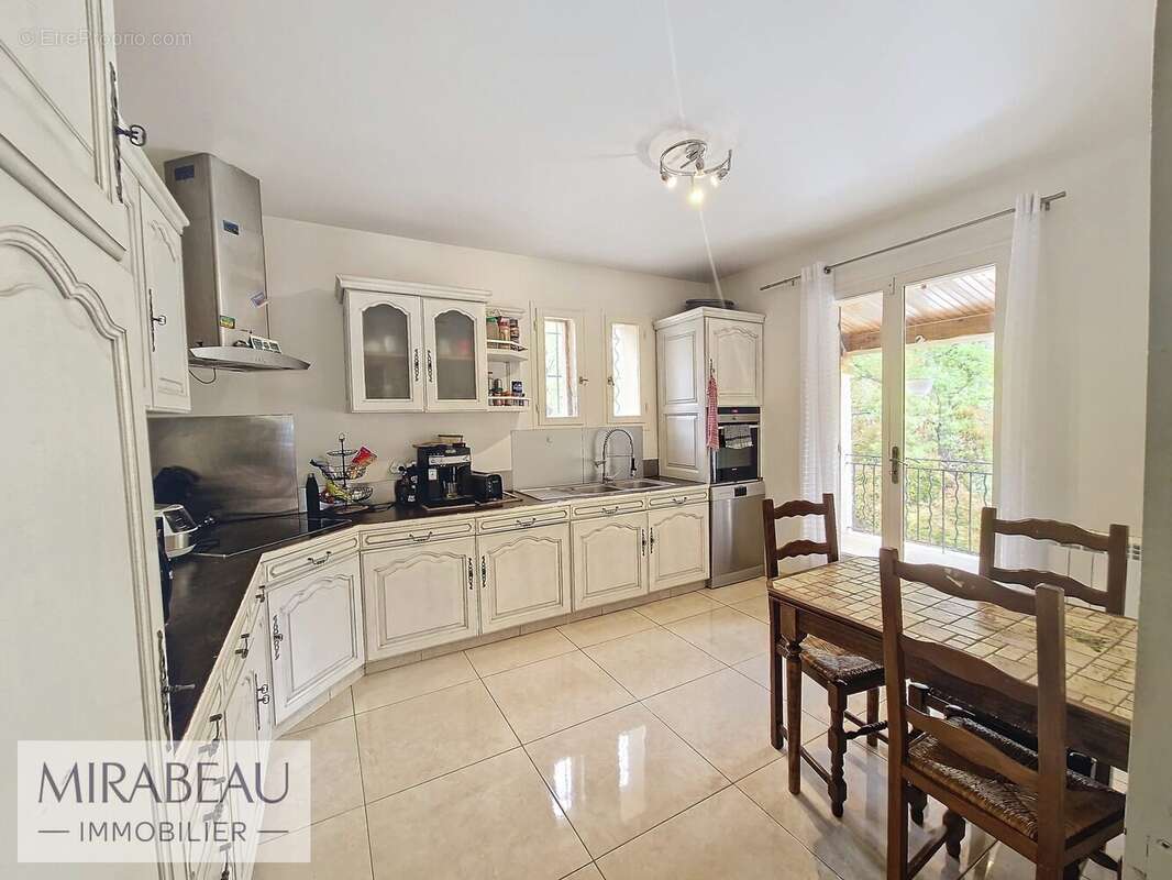 Maison à MIRABEAU