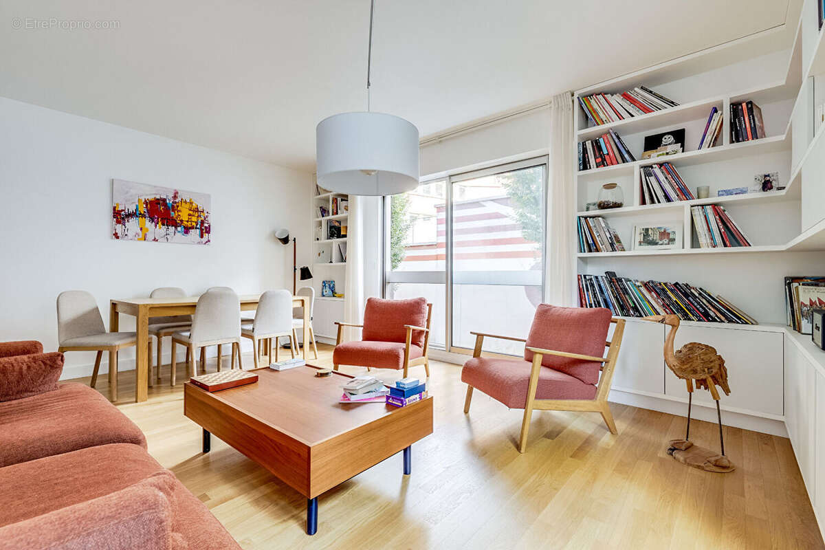 Appartement à PARIS-14E