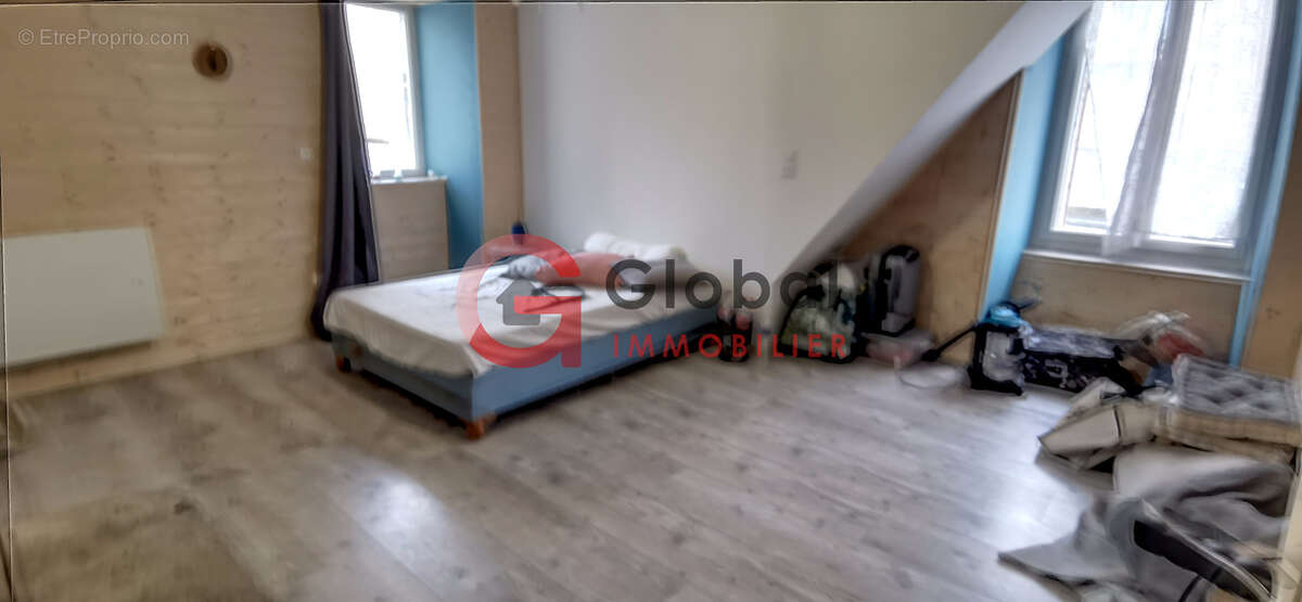 Maison à SAINT-GERVAIS-D'AUVERGNE