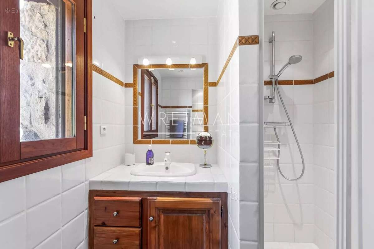 Maison à TOURRETTES-SUR-LOUP