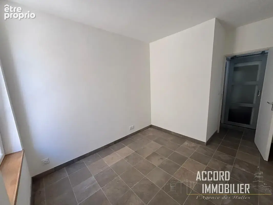 Puisserguier!! Superbe maison de 278 m2 avec piscine et  appartement T3  indépendant - photo 10