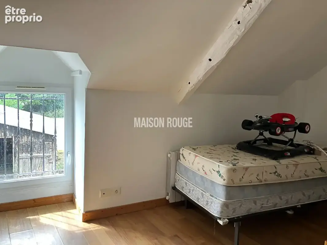 PLESTAN - Maison en pierre rénovée avec deux logements indépendants - photo 9