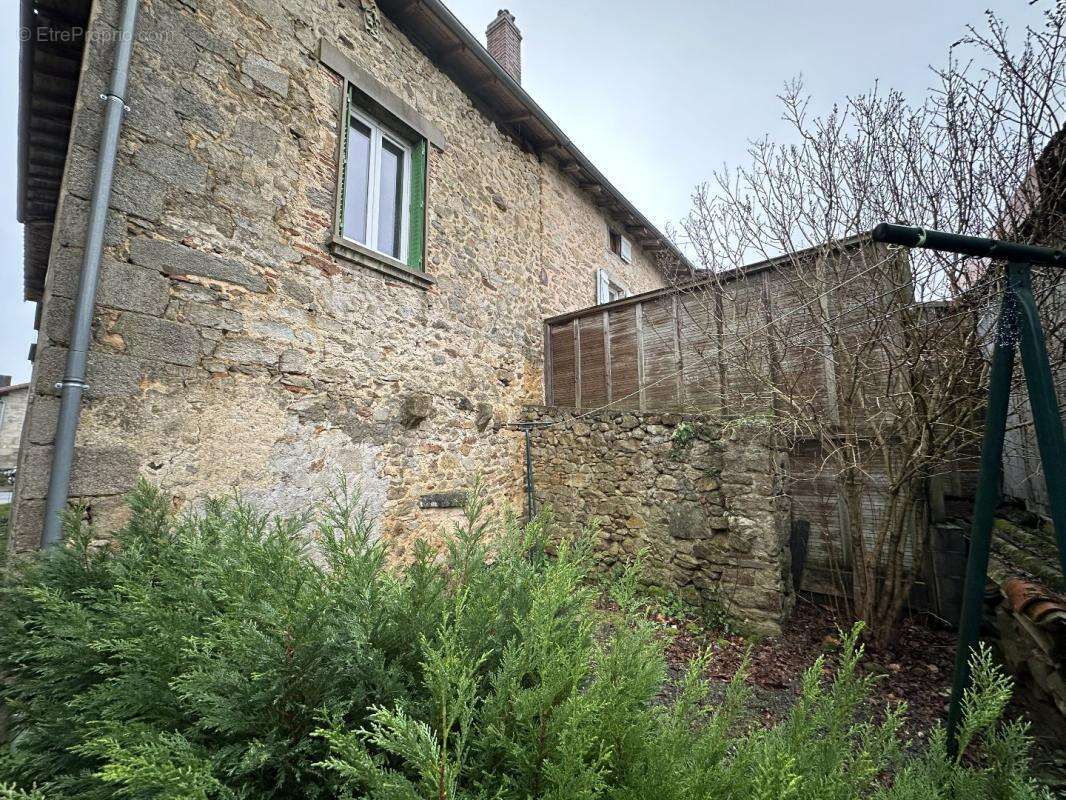 Maison à ORADOUR-SUR-GLANE