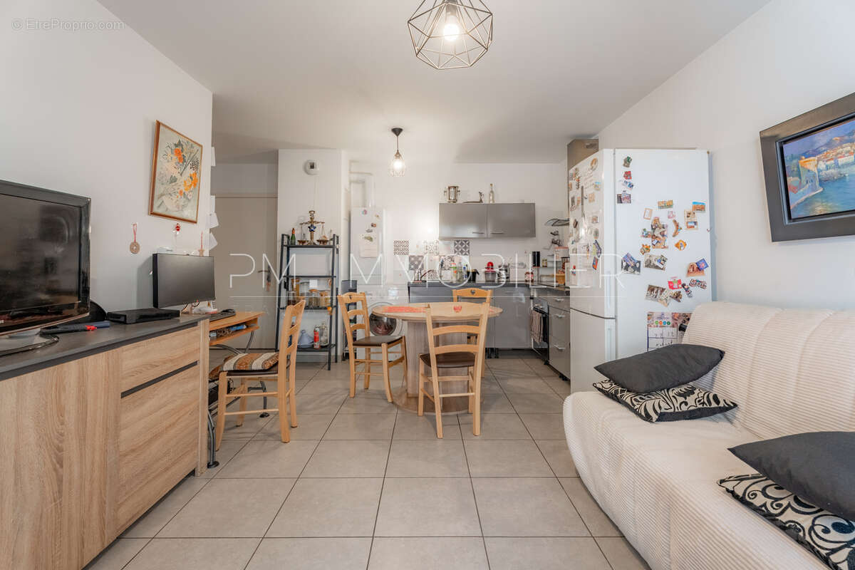 Appartement à MARSEILLE-4E