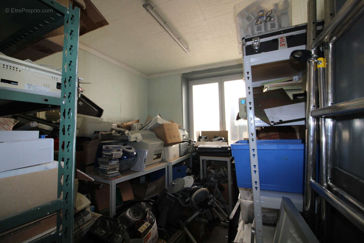 Commerce à SAINT-MARTIN-DE-VALGALGUES