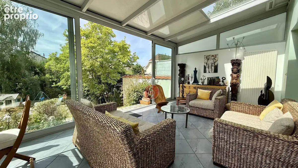 Maison familiale de 162 m² à Gagny – Beaux volumes et grand terrain - photo 6