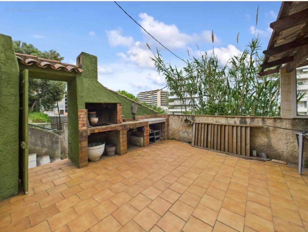 Appartement à MARSEILLE-14E