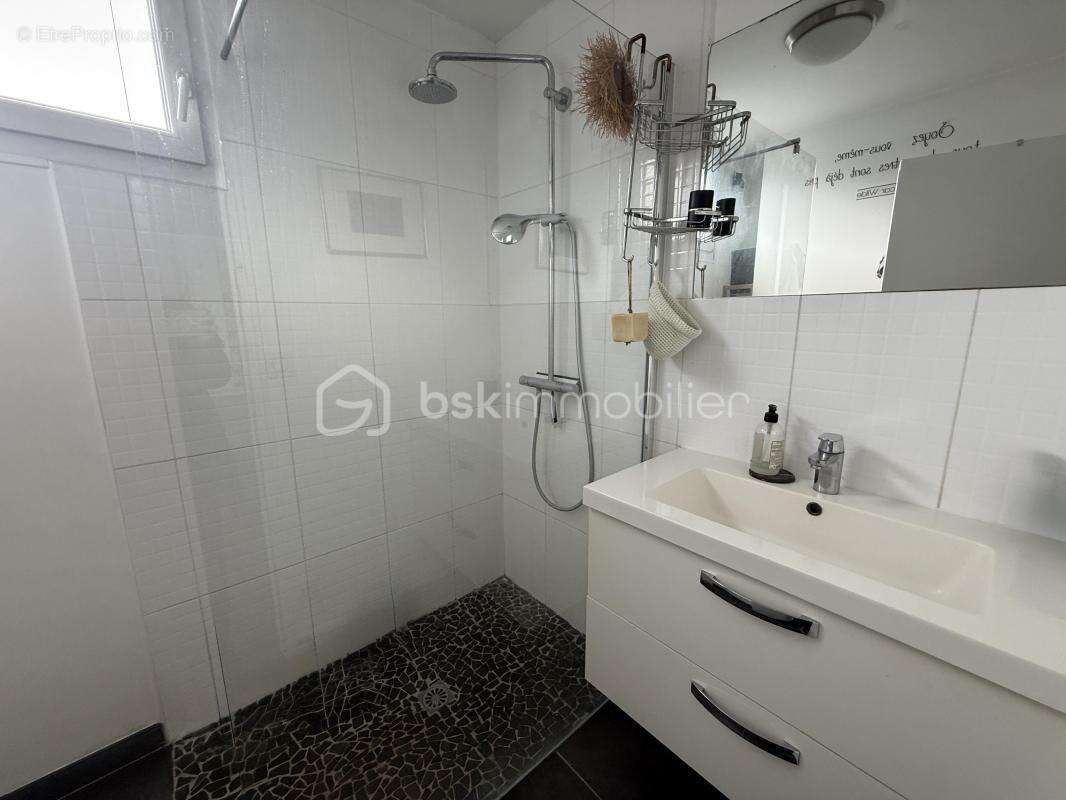 Maison familiale nantaise – 140 m² – 5 chambres – Jardin – Garage - photo 8