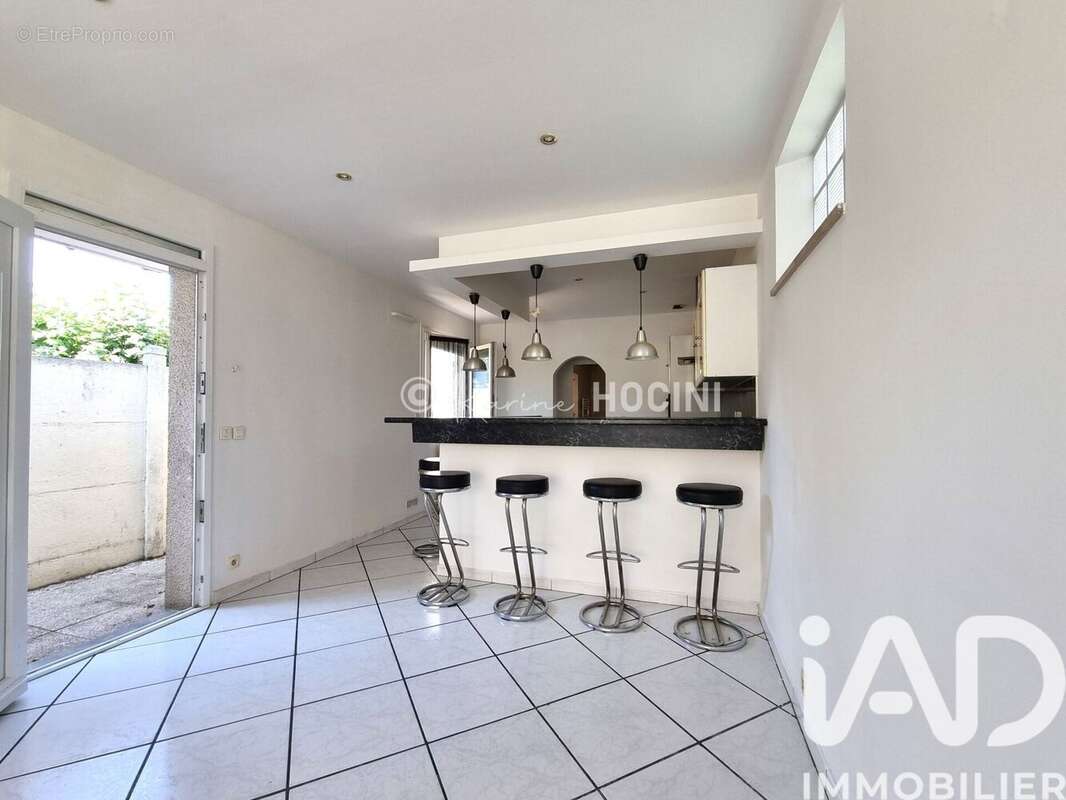 Maison 103 m² à Villeneuve-Le-Roi  - photo 4