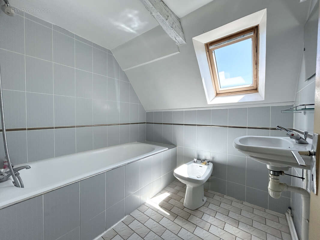 Maison à BRIGNAC-LA-PLAINE