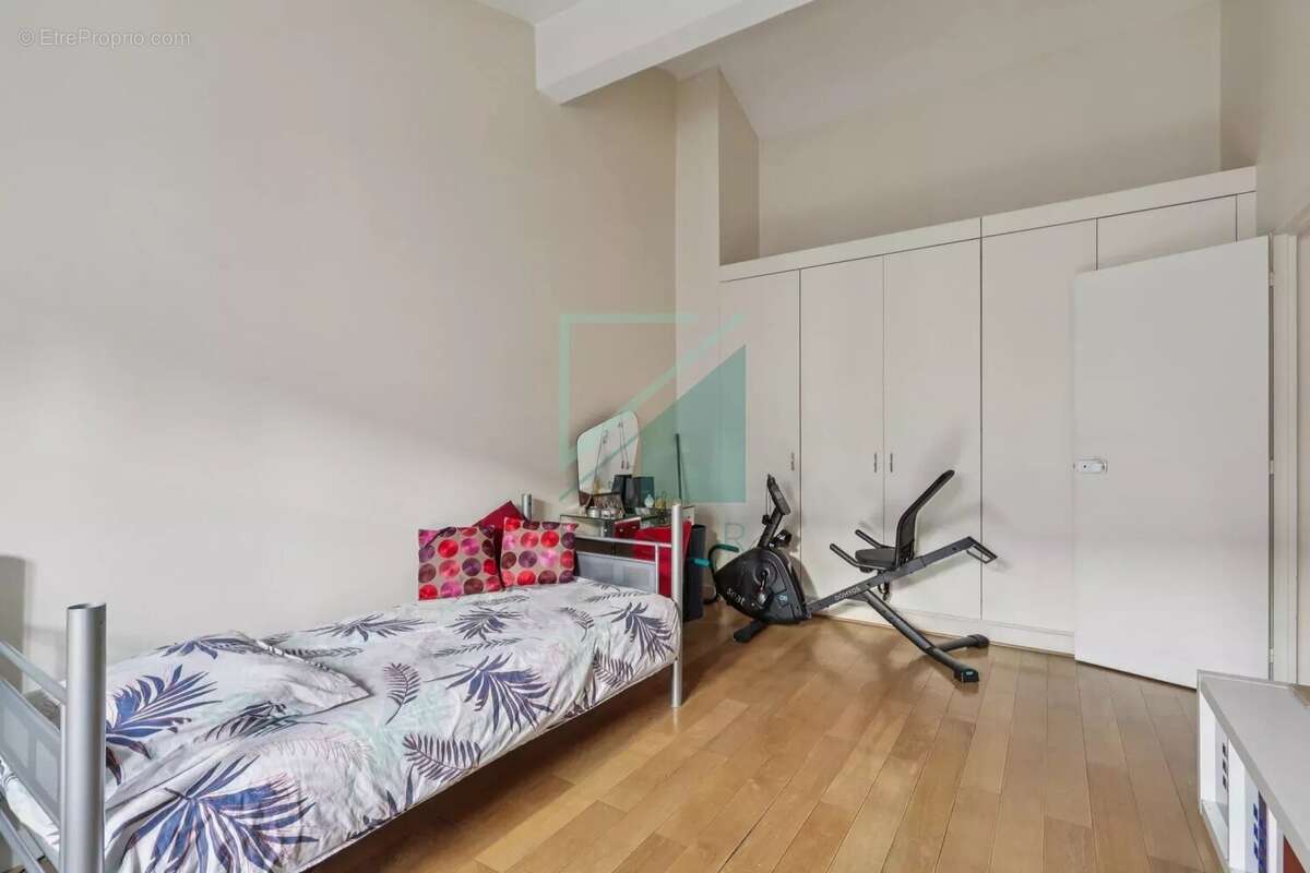 Appartement à PARIS-3E