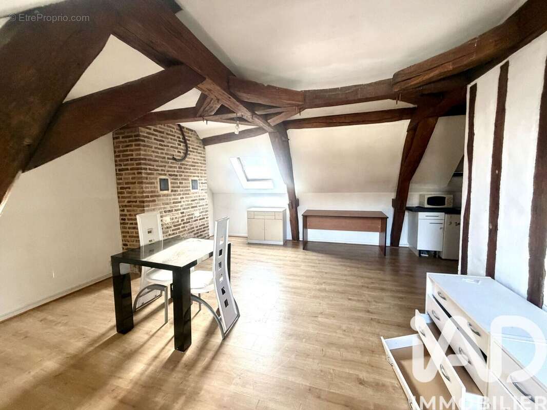 Appartement 200 m² à Sens  - photo 8