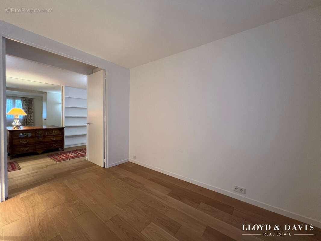 Appartement à PARIS-7E