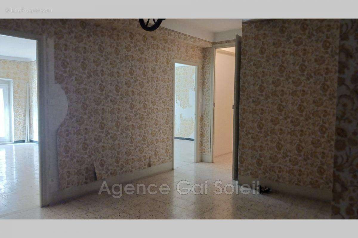 Maison à NISSAN-LEZ-ENSERUNE