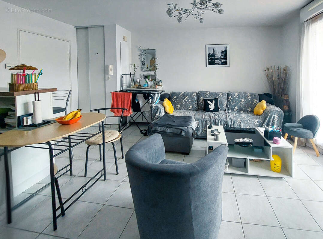 Appartement à AVION