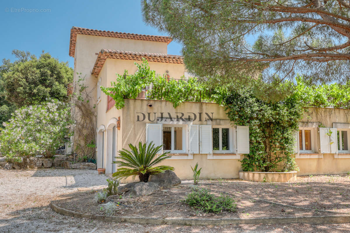 Maison à BORMES-LES-MIMOSAS