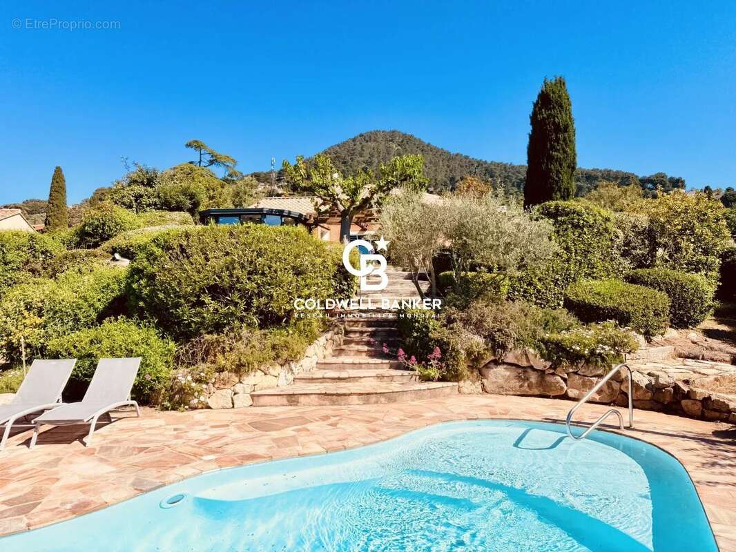 Maison à CARQUEIRANNE