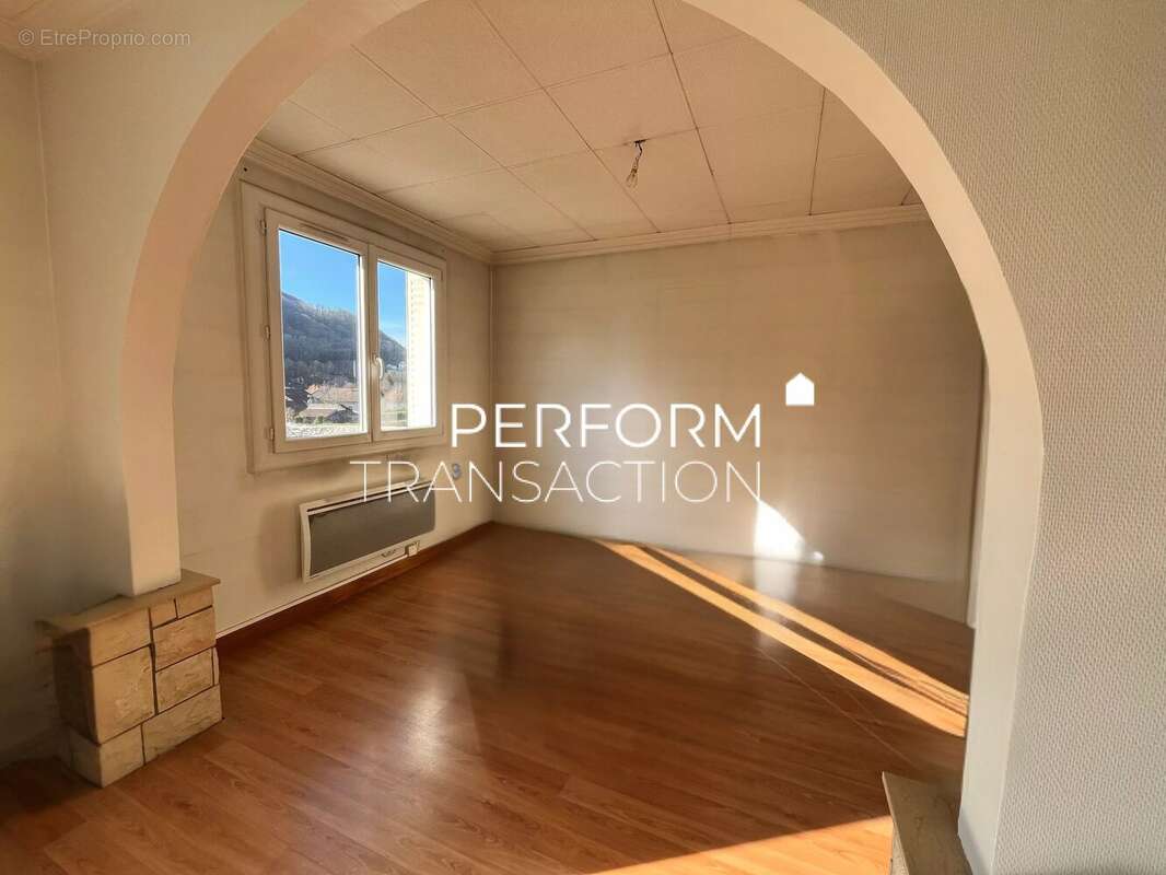 Appartement à GIERES