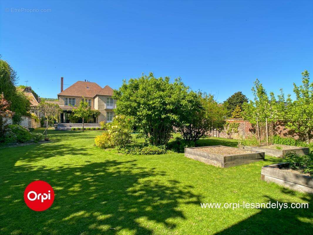 Maison de caractère entièrement rénovée - À Vendre 4 chambres - Bureau - Jardin - photo 23