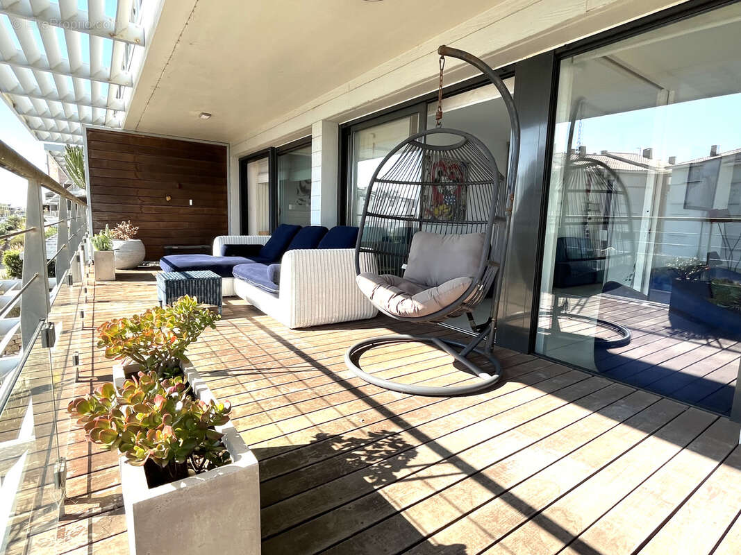 Appartement à MAUGUIO