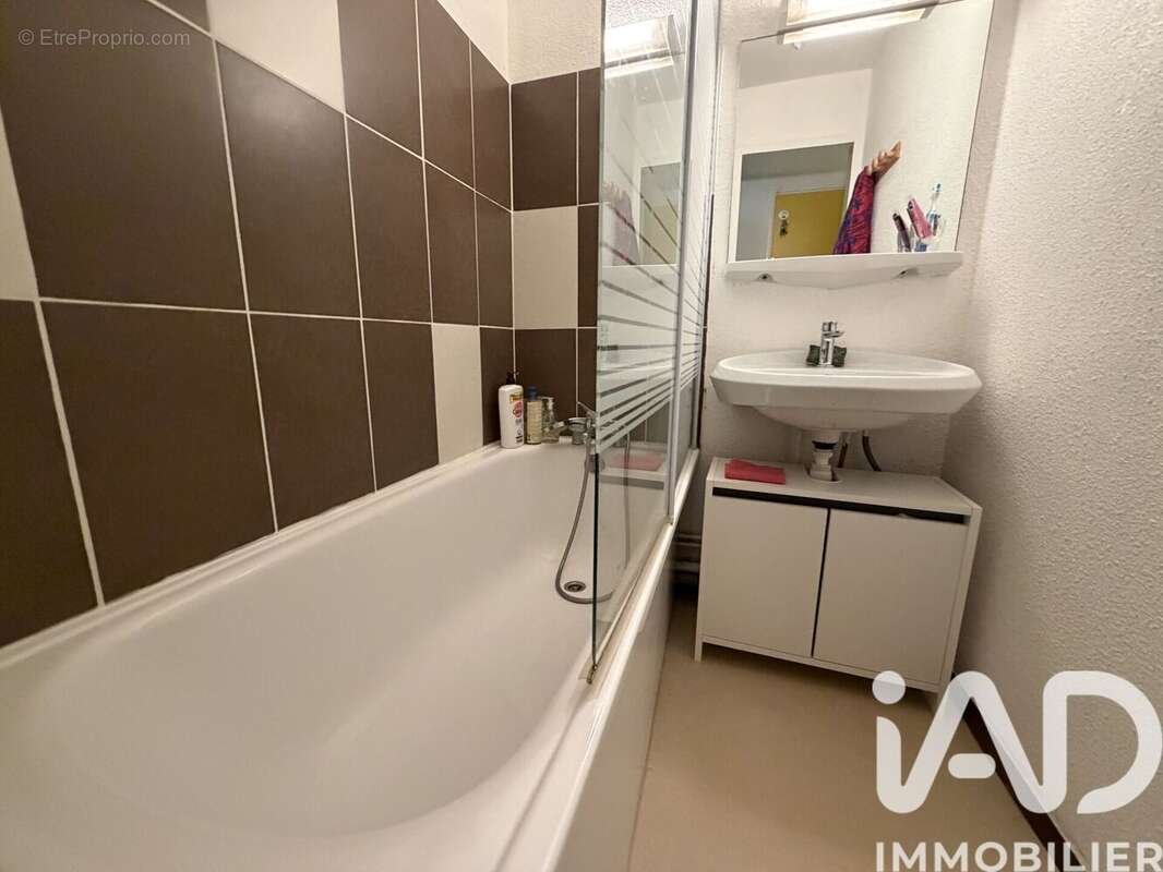 Appartement 20 m² à Chateau-Bernard  - photo 4