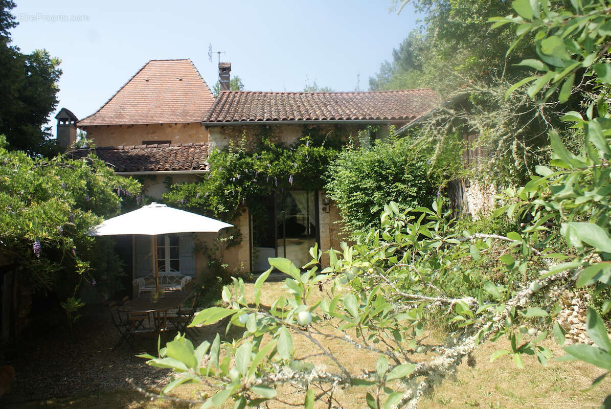 A VOIR. Belle maison en pierre de 4 chambres avec dépendances et vues sur terrain d'environ 2811m2 - photo 41
