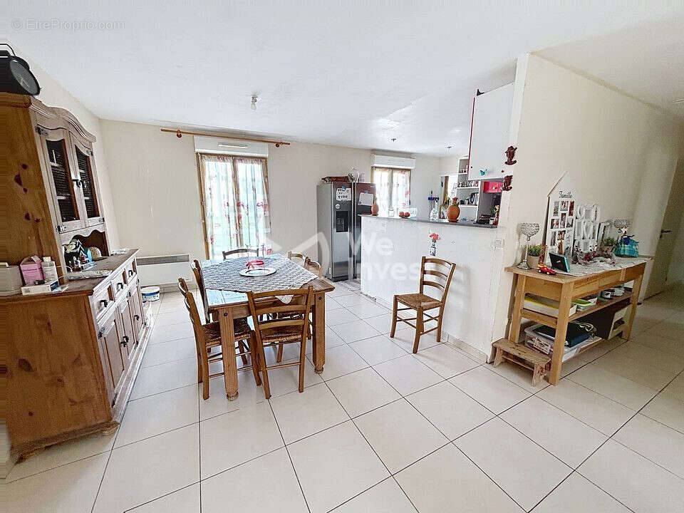 Maison à MAIZIERES-LA-GRANDE-PAROISSE