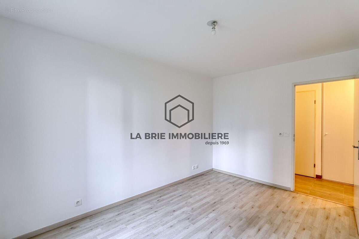 Appartement à VIRY-CHATILLON