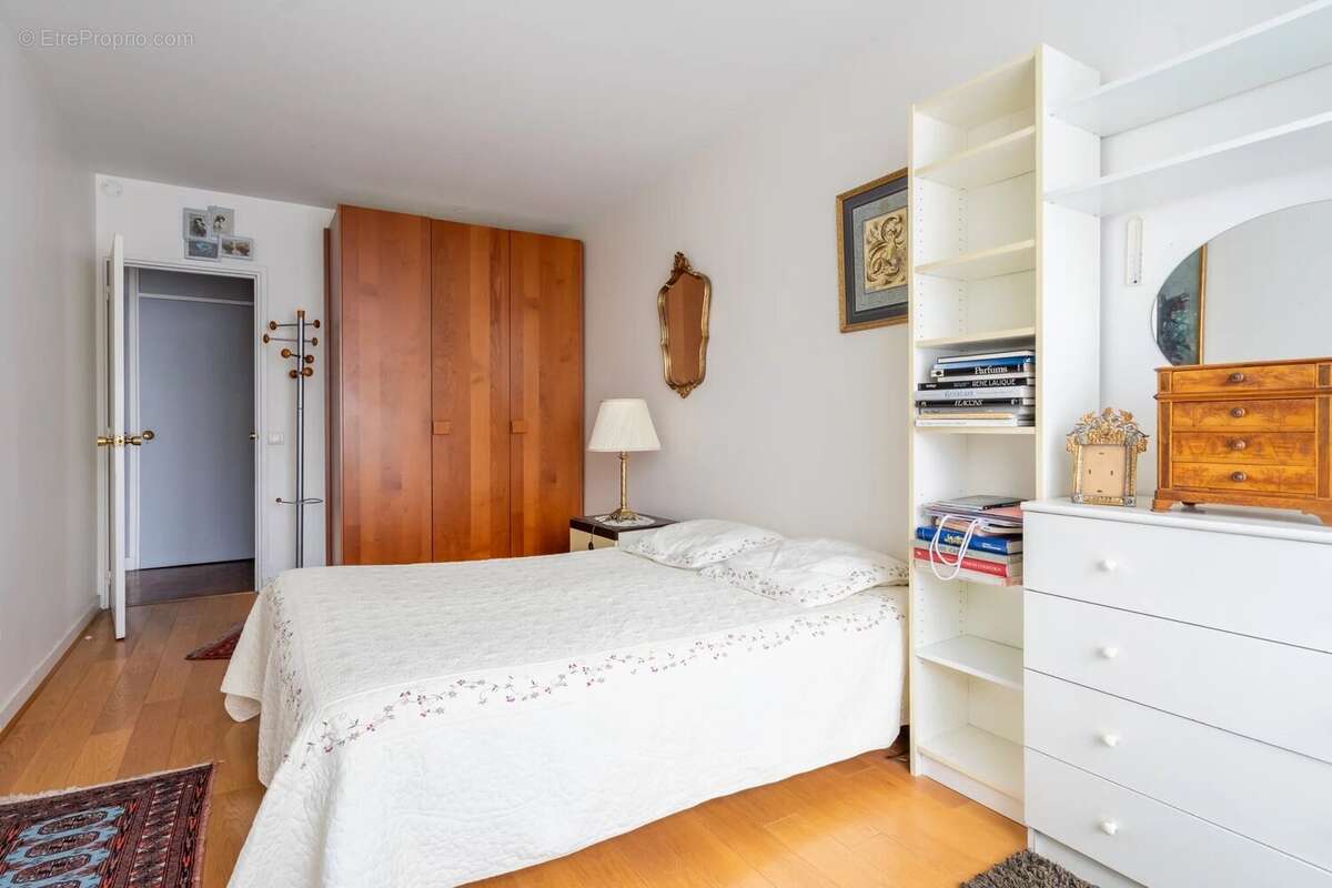 Appartement à PARIS-14E