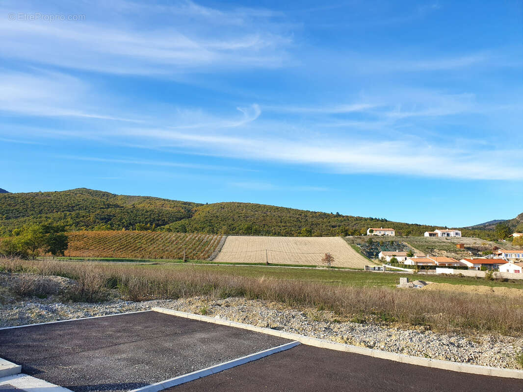 Terrain à NYONS