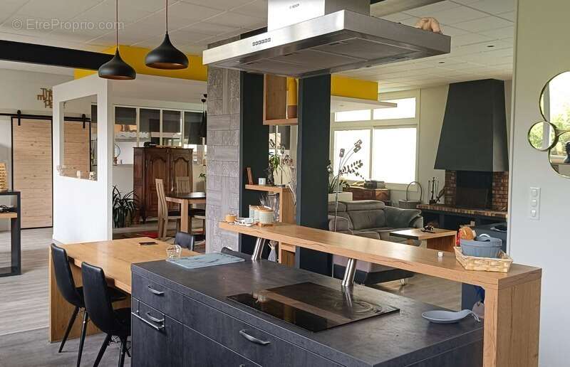 Maison à SAINT-HERBLON