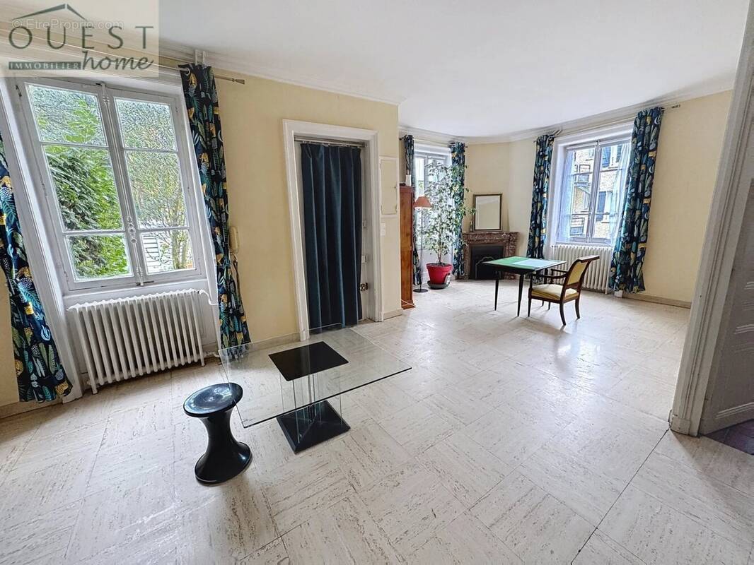 Maison à CHARBONNIERES-LES-BAINS