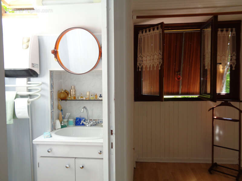 Maisons à vendre TREIGNY (89) Ensemble de deux maison 11pcs 5 ou 6 chbs, piscine, panneau solaire - photo 24