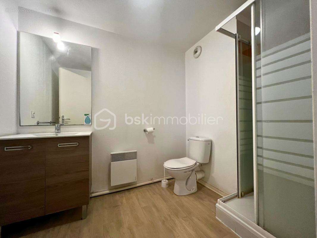 Appartement à MARSEILLE-1E