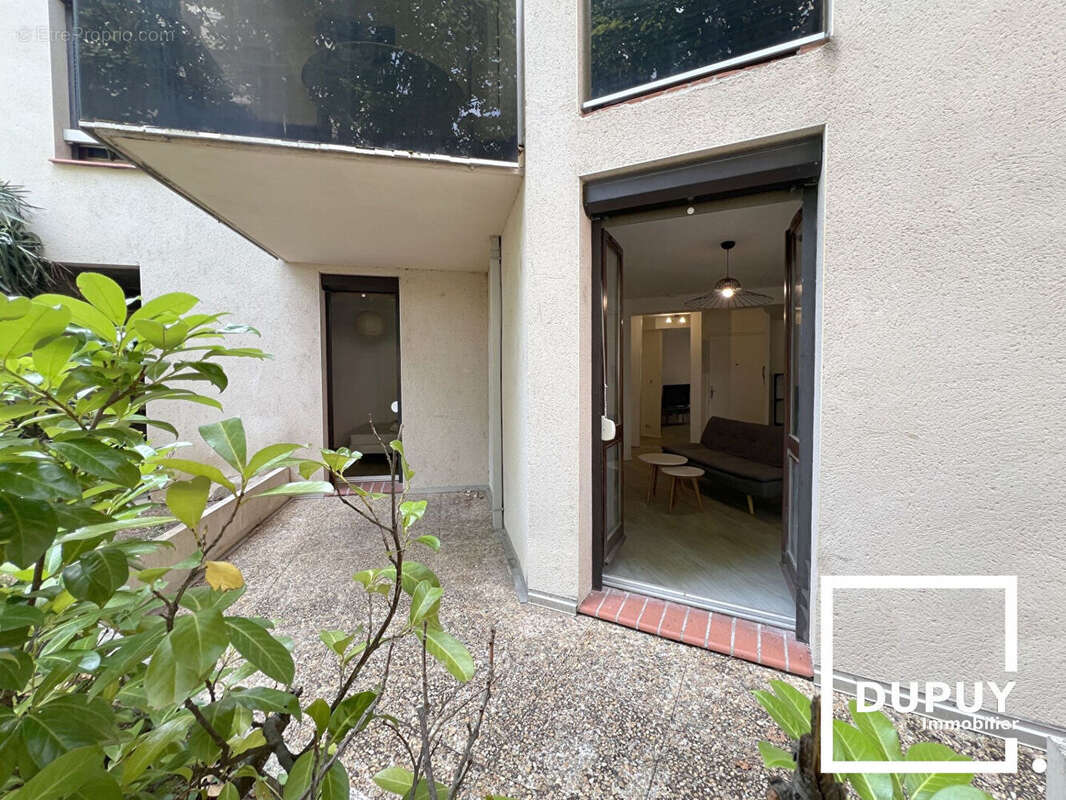 Busca T2 de 43.30 m² - Terrasse - Parking en sous-sol - photo 3