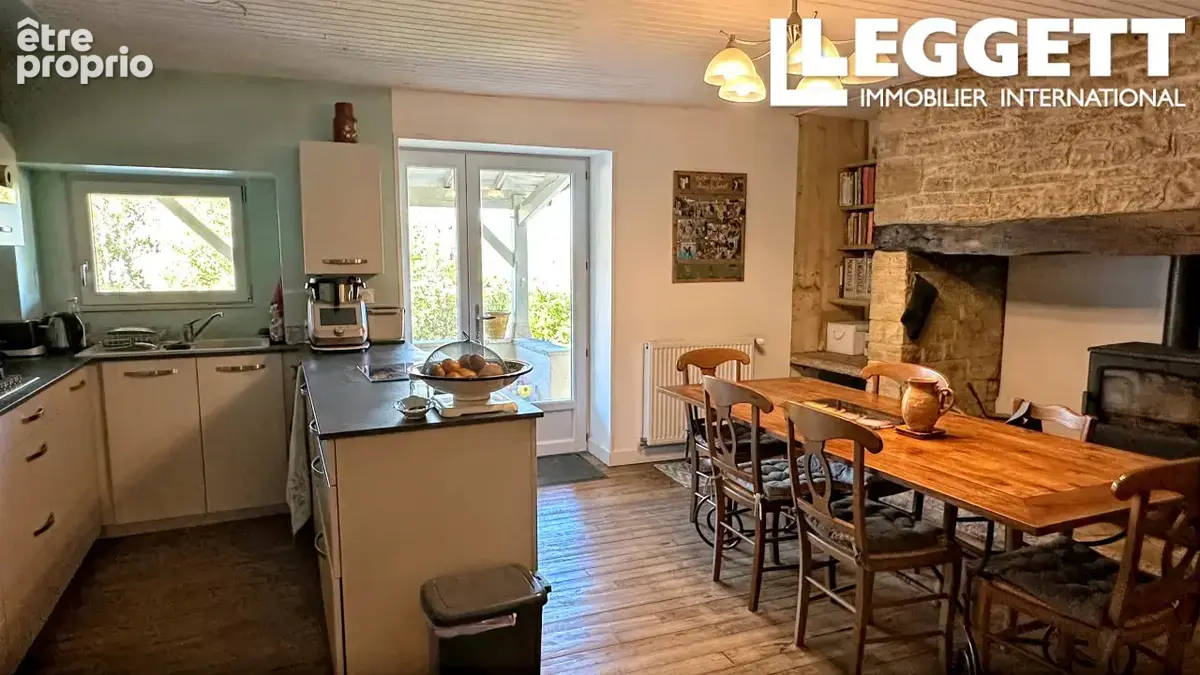 Charmante maison en pierre de 202 m² avec piscine, jardin fleuri et logement indépendant - photo 5