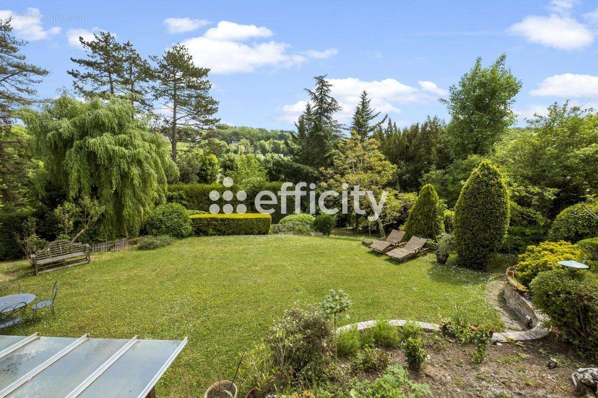 Maison à LA CELLE-SAINT-CLOUD
