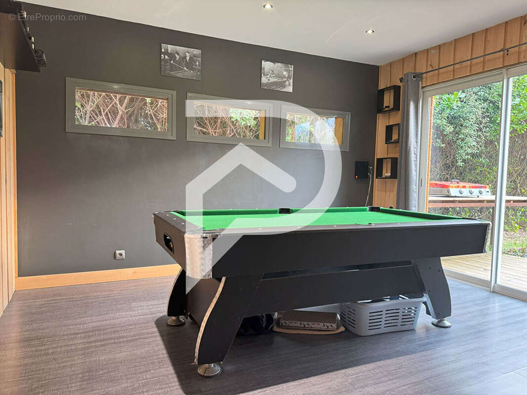 Maison à LA CHAPELLE-AUBAREIL