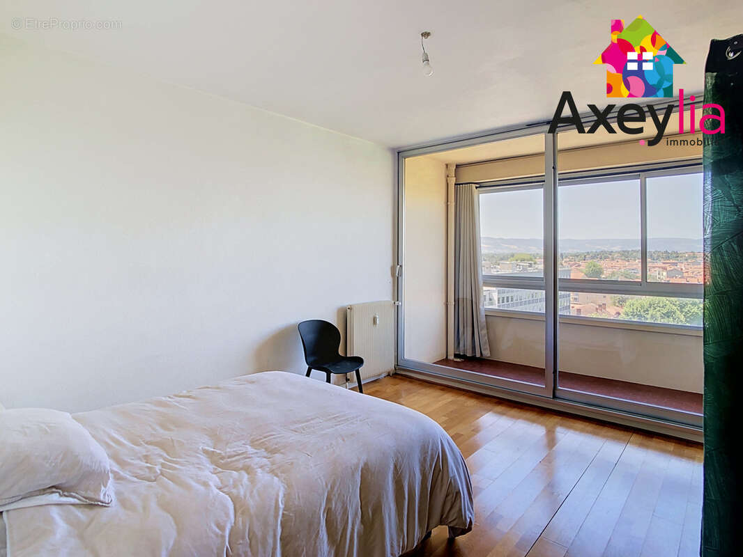A vendre - roanne - appartement plein centre avec vue degagee - photo 11