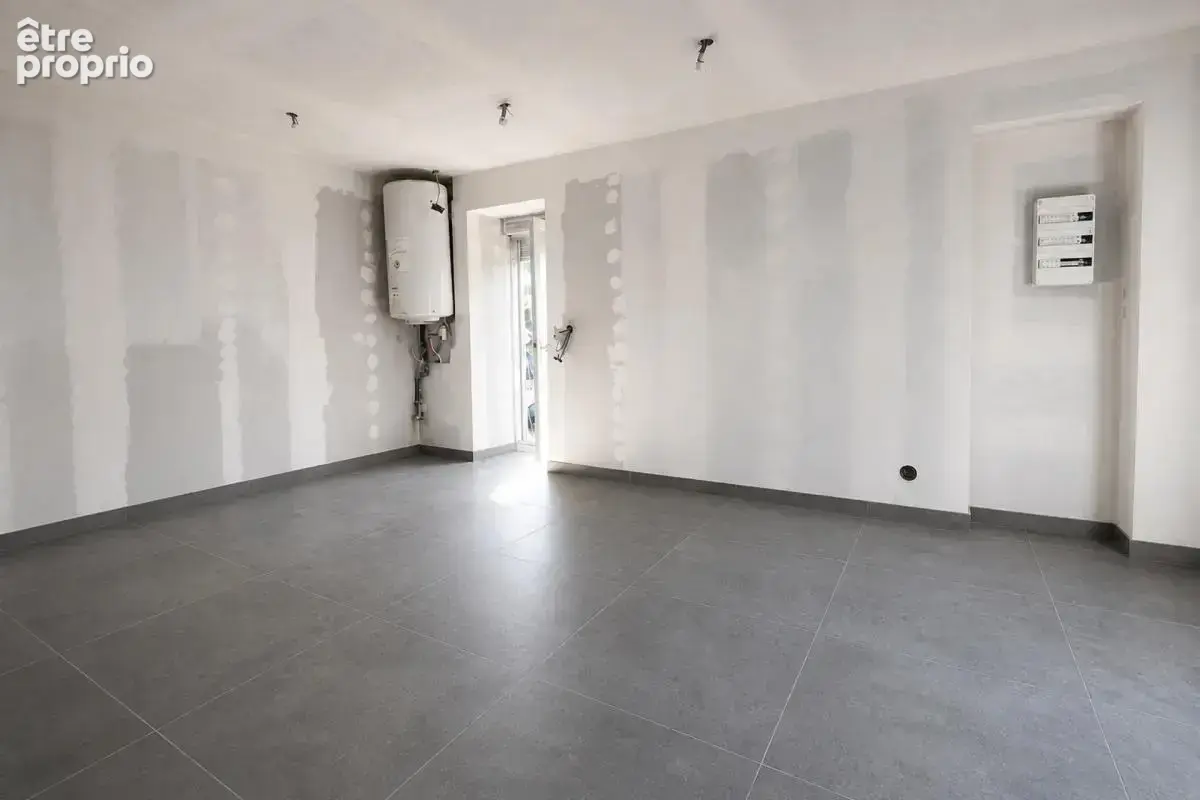Maison à rénover - 7 pièces - 160 m² - Jarnac centre-ville - photo 9