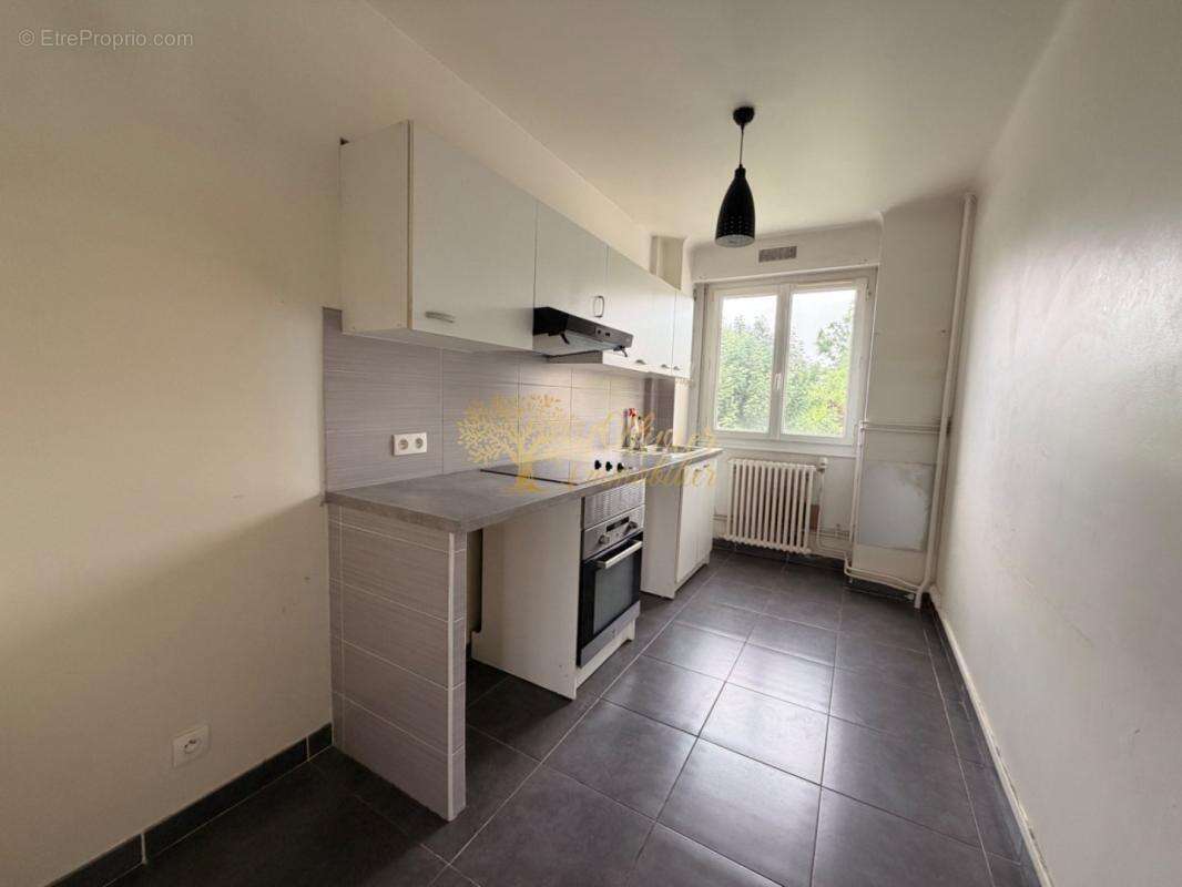 Appartement à PONTAULT-COMBAULT
