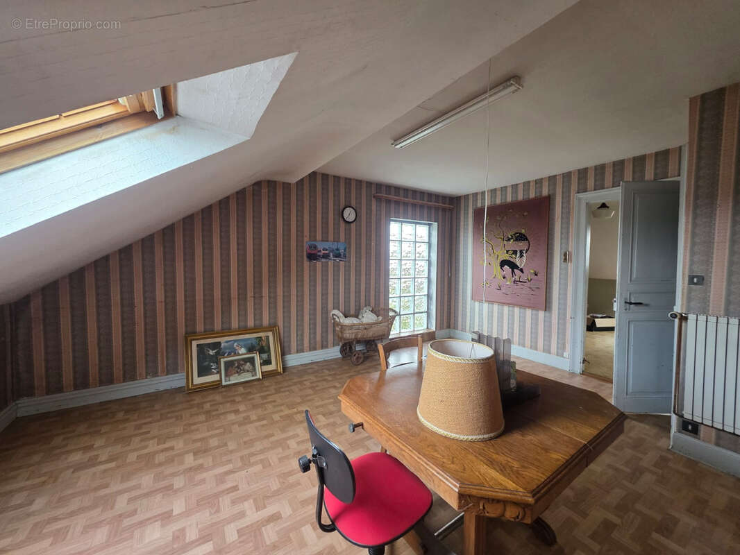 Maison à MONTREUX-VIEUX